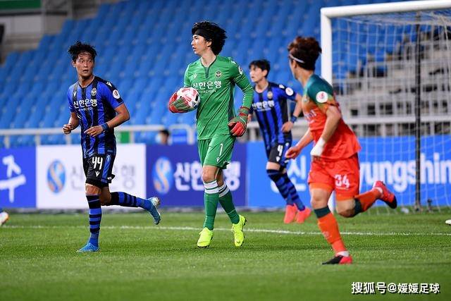 中国三人女篮力克西班牙 王丽丽回暖砍5分4板