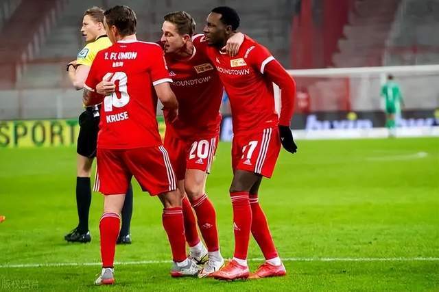 班凯罗三双魔术克鹈鹕 库兹马31分奇才胜国王